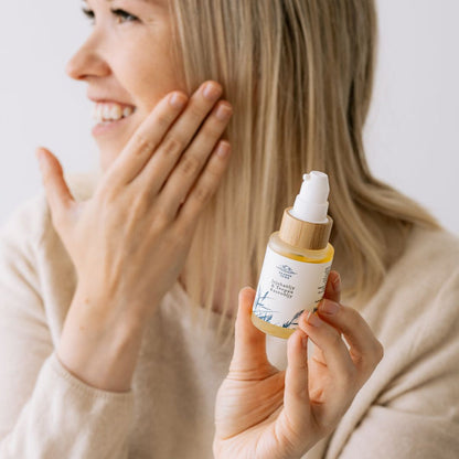 Jojoba & TeaTree skyddande ansiktsolja speciellt för aknehud