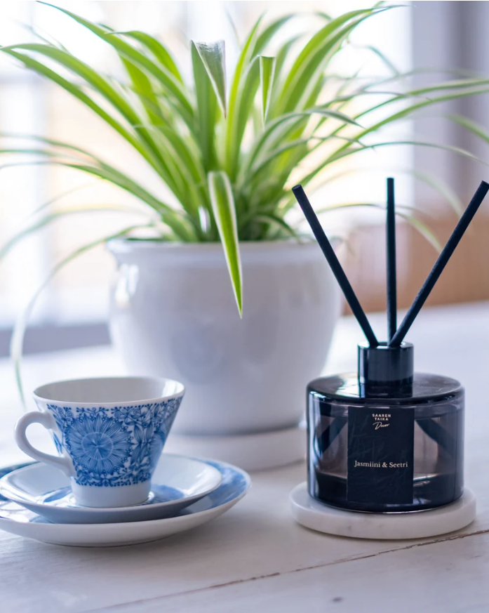 Rumsdoft Jasmin & Cedar - Raffinerad och stilren rumsdoft varar ca 6-12 månader, 200ml
