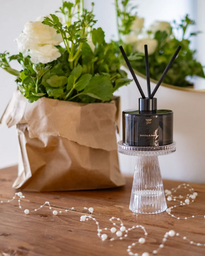 Rumsdoft Jasmin & Cedar - Raffinerad och stilren rumsdoft varar ca 6-12 månader, 200ml
